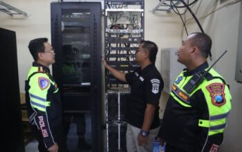 Pastikan Respons Cepat ke Masyarakat, Kapolres Situbondo Tinjau Tower Pemancar Radio Polri di Kayumas Arjasa