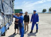 Satpolairud Situbondo Perketat Pemeriksaan Muatan Truk di Pelabuhan Jangkar