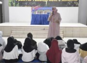 Mbak Ulfi Isi Materi Kepemimpinan di LDK SMPN 5 Situbondo