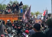 Aksi Massa di Jember, Laskar Jahanam Sampaikan Tuntutan Pedagang