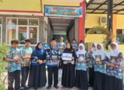 YDSF Salurkan 20 Mushaf Al-Qur’an untuk Siswa SMPN 5 Situbondo, Dukung Program Baca Quran
